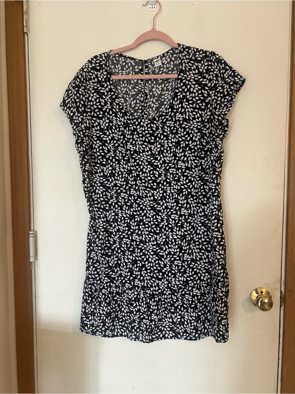 Black and White Leaf/floral Print Short Sleeve Dress XL